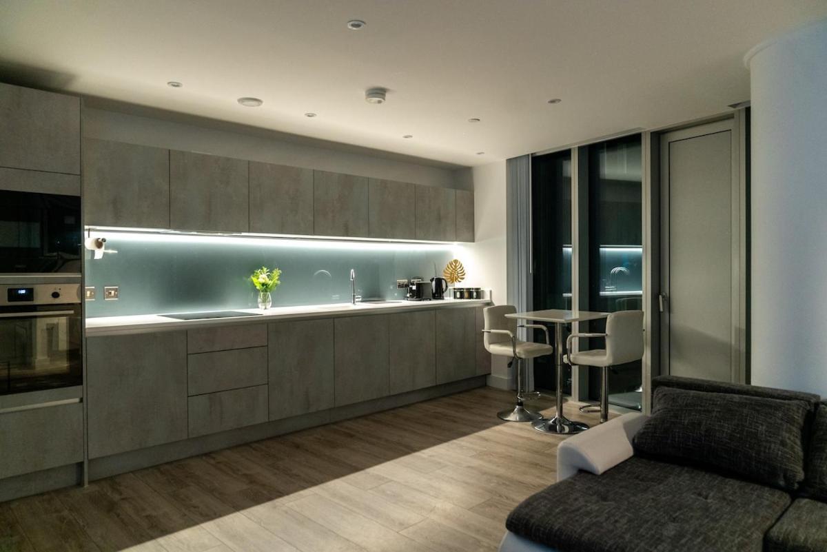 Luxury 2 Bed Penthouse With Stunning Views In Manchester City Centre Exteriör bild